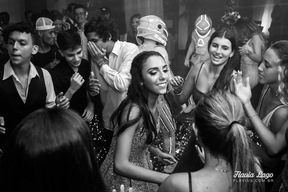 Fotografia de 15 anos no Rio de Janeiro RJ Flavia Lago Flavius XV Festa Spazio Itanhangá pista de dança com amigos e convidados