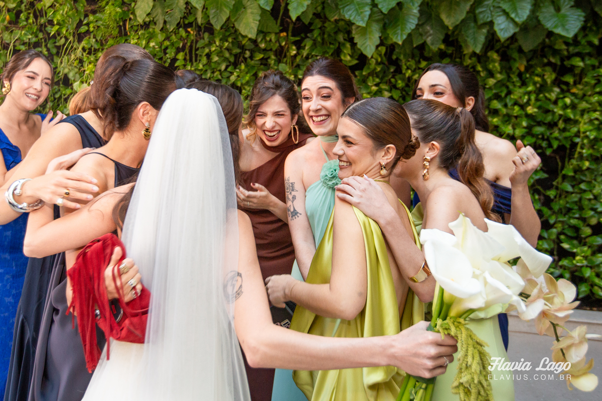 Fotografia de Casamento no Rio de Janeiro RJ Flavia Lago Flavius hotel grand hyatt madrinhas surpresa vendo vestido