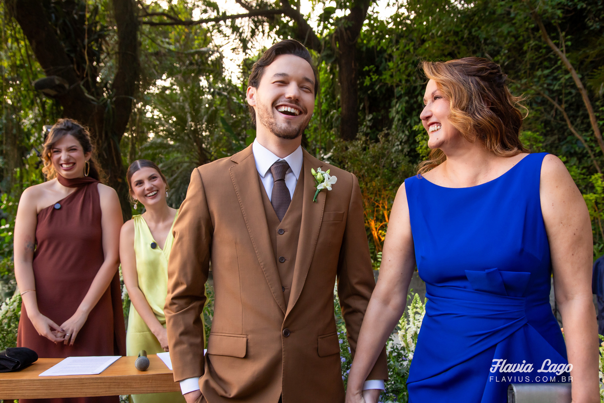 Fotografia de Casamento no Rio de Janeiro RJ Flavia Lago cerimônia de casamento noivo esperando noiva no altar