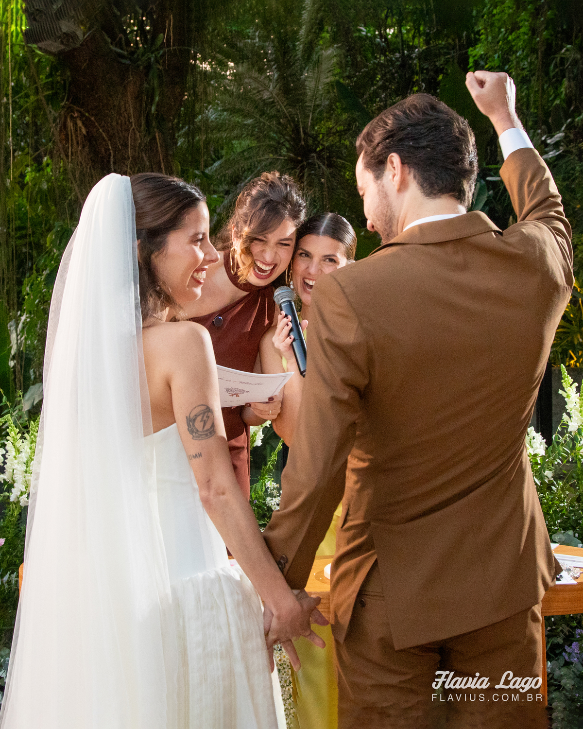 Fotografia de Casamento no Rio de Janeiro RJ Flavia Lago cerimônia de casamento votos dos noivos no altar