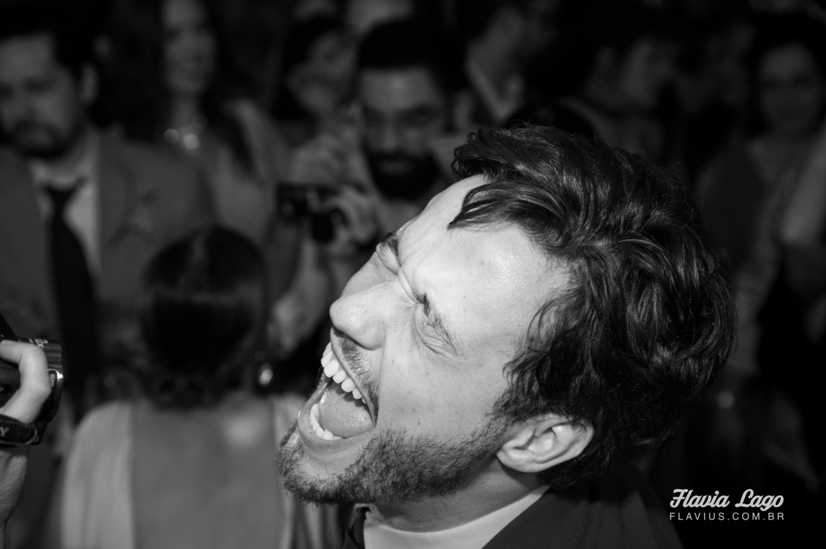 Fotografia de Casamento no Rio de Janeiro RJ Flavia Lago festa convidados descontraído noivo dançando