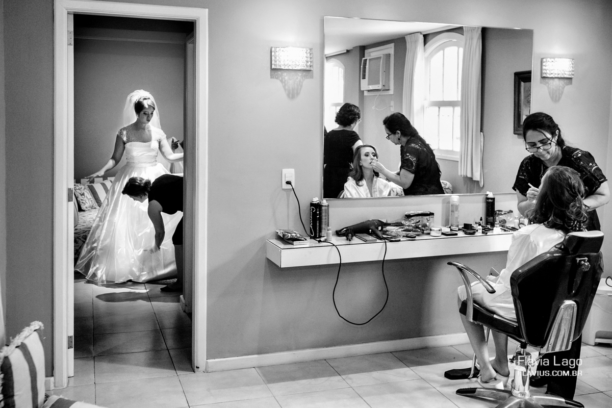 Fotografia de Casamento no Rio de Janeiro RJ Flavia Lago Flavius Making Of Noiva Vestido Amigas Familia Mansão Rosa