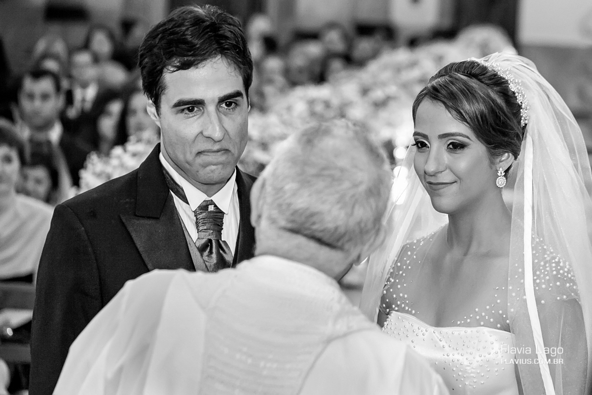 Fotografia de Casamento no Rio de Janeiro RJ Flavia Lago Flavius Cerimônia Igreja Noivos Altar