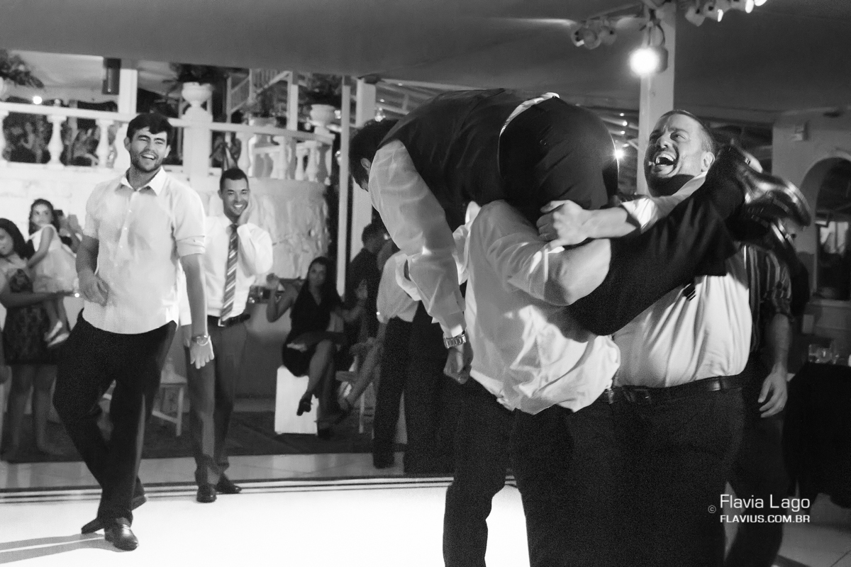 Fotografia de Casamento no Rio de Janeiro RJ Flavia Lago Flavius Festa Pista Valsa Amigos