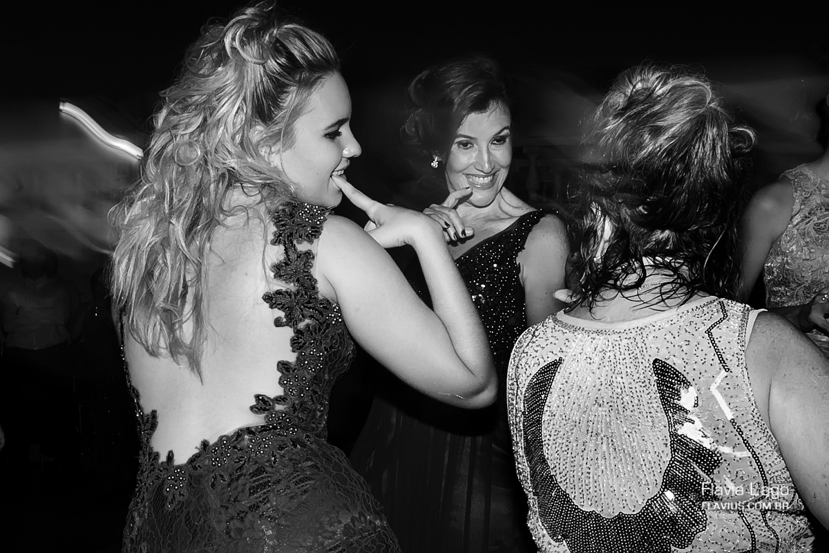 Fotografia de Casamento no Rio de Janeiro RJ Flavia Lago Flavius Festa Pista Valsa Amigos