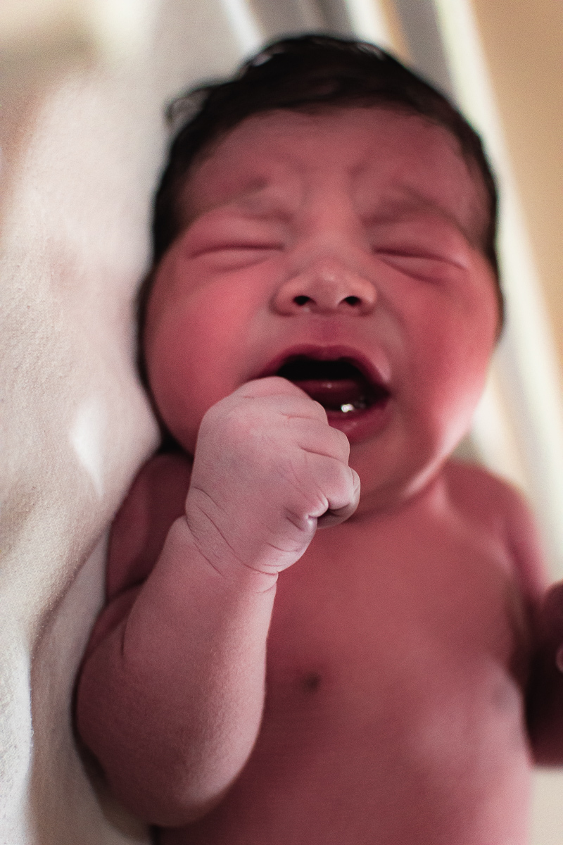 detalhe da mão do bebê