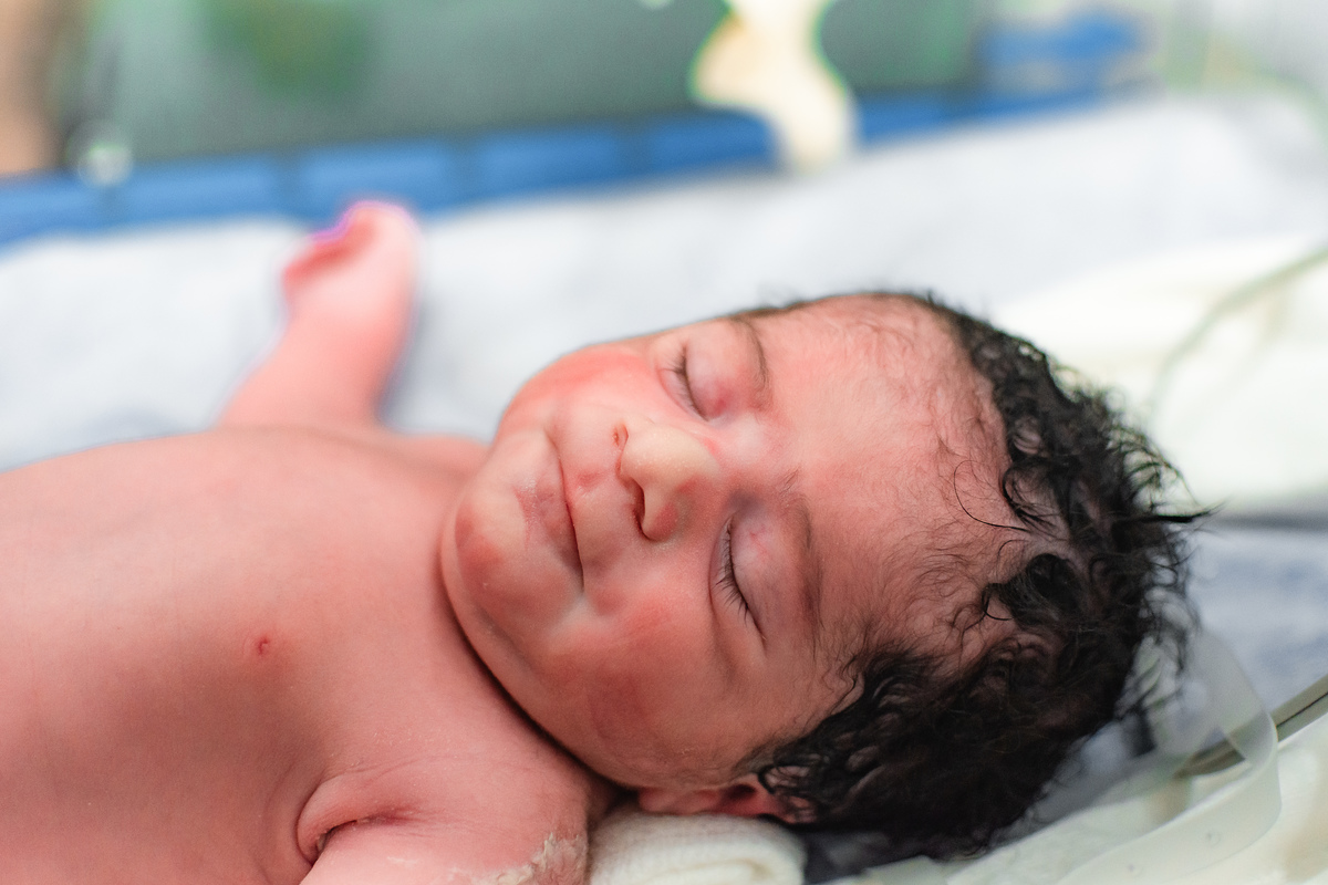 foto de parto em natal rn - detalhes do bebê