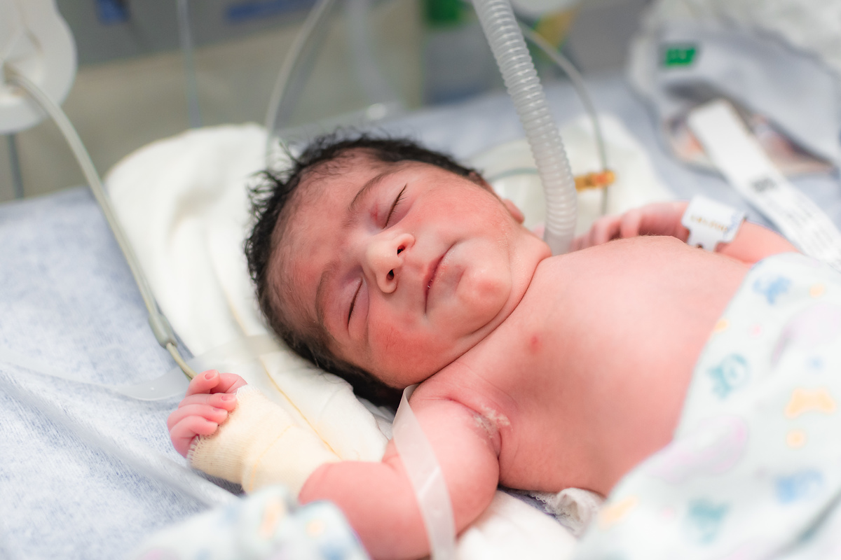 foto de parto em natal rn - detalhes do bebê
