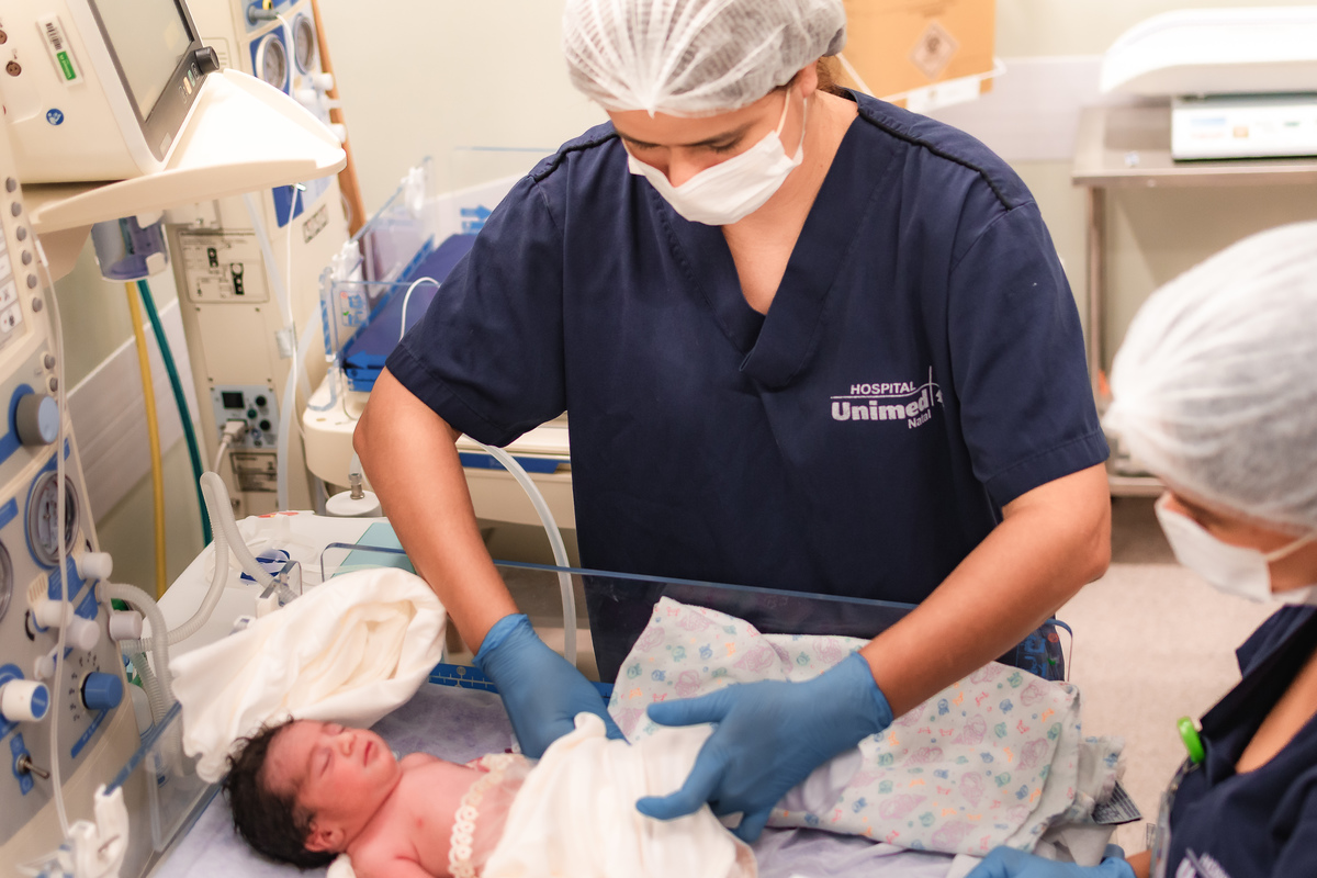 foto de parto em natal rn - a primeira roupa