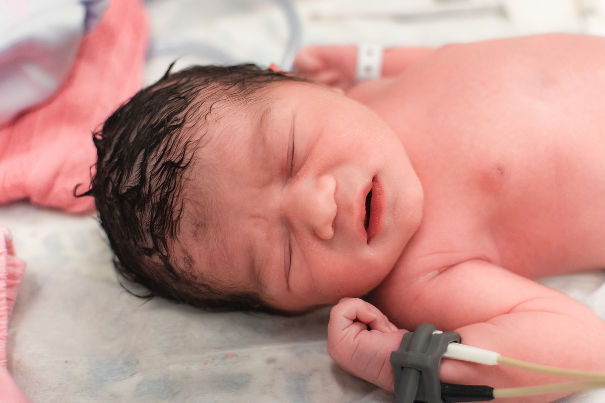 foto de parto em natal rn - detalhes do bebê