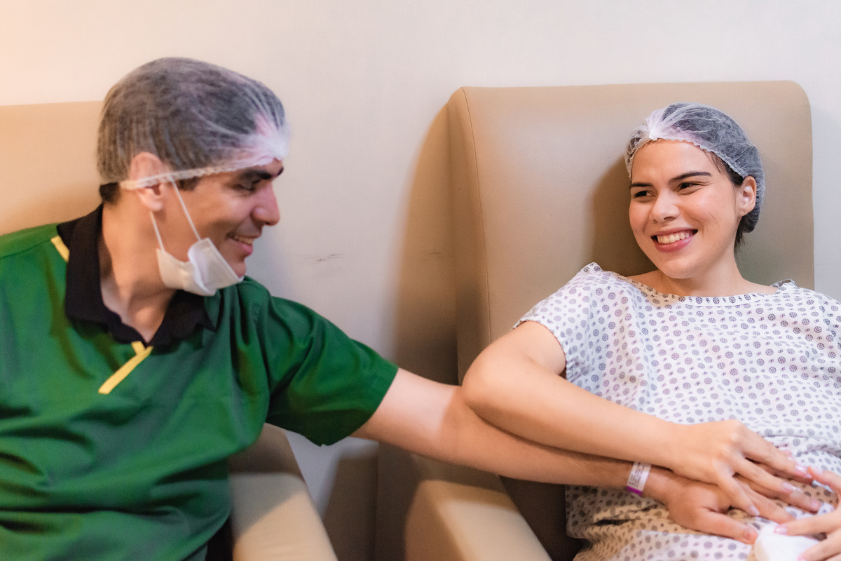 foto de parto por andré pontes - carinho e companheirismo