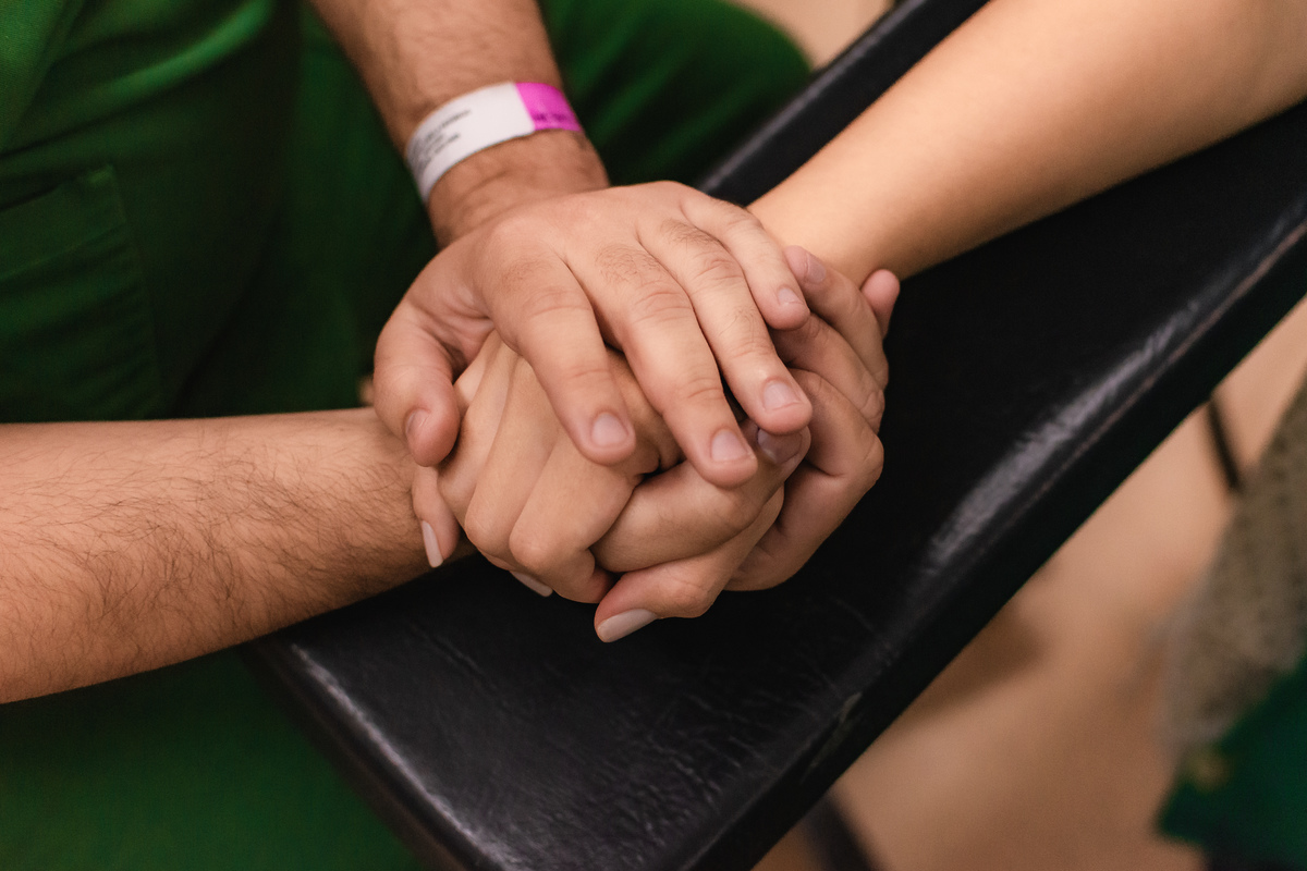 foto de parto por andré pontes - cuidado e apoio