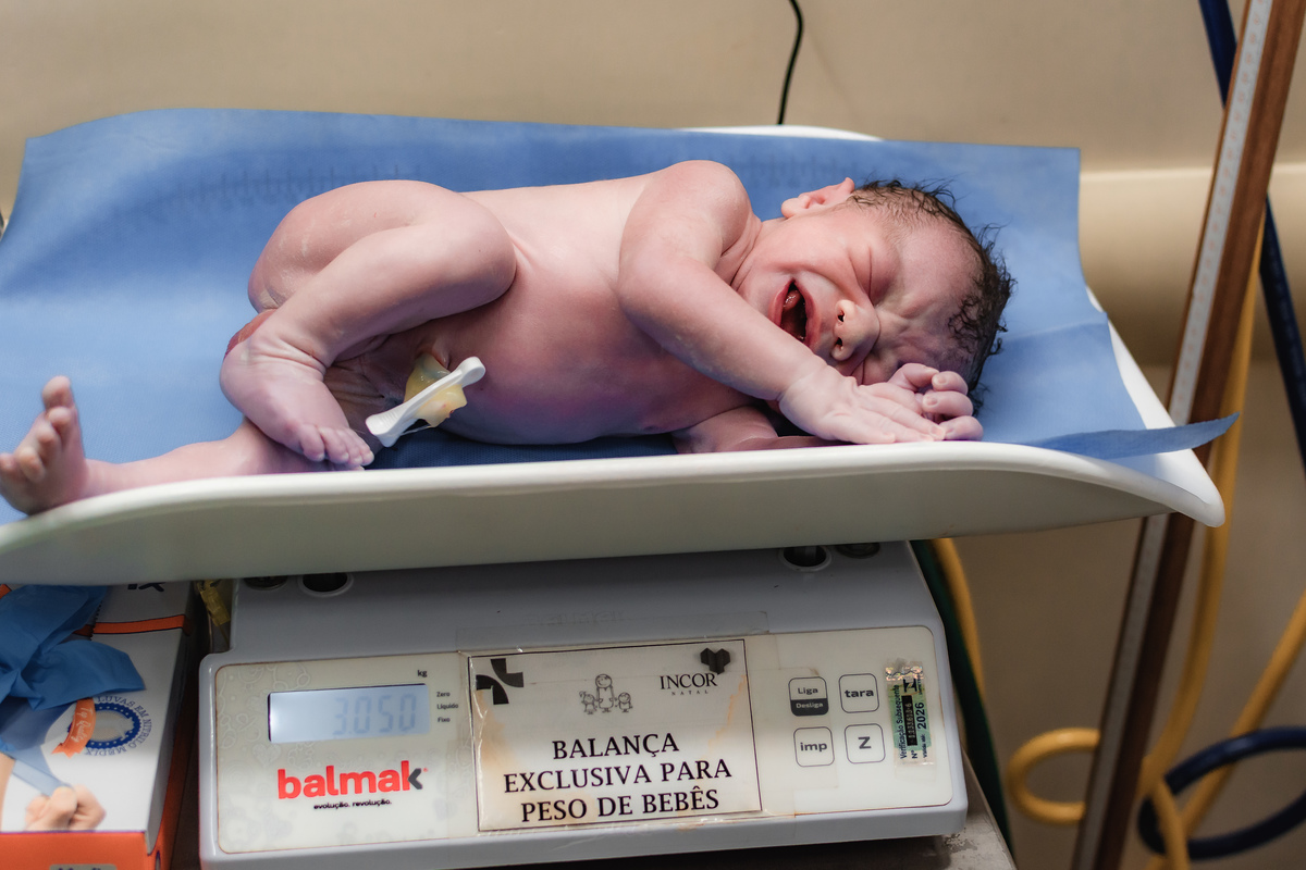 foto de parto por andré pontes - descobr peso do bebê