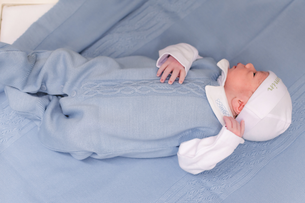 foto de parto por andré pontes - primeira roupa dp bebê