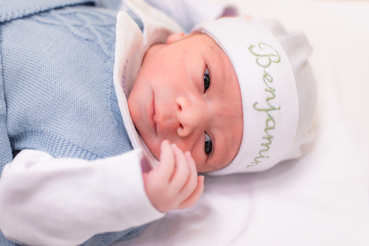 foto de parto por andré pontes - detalhes do bebê