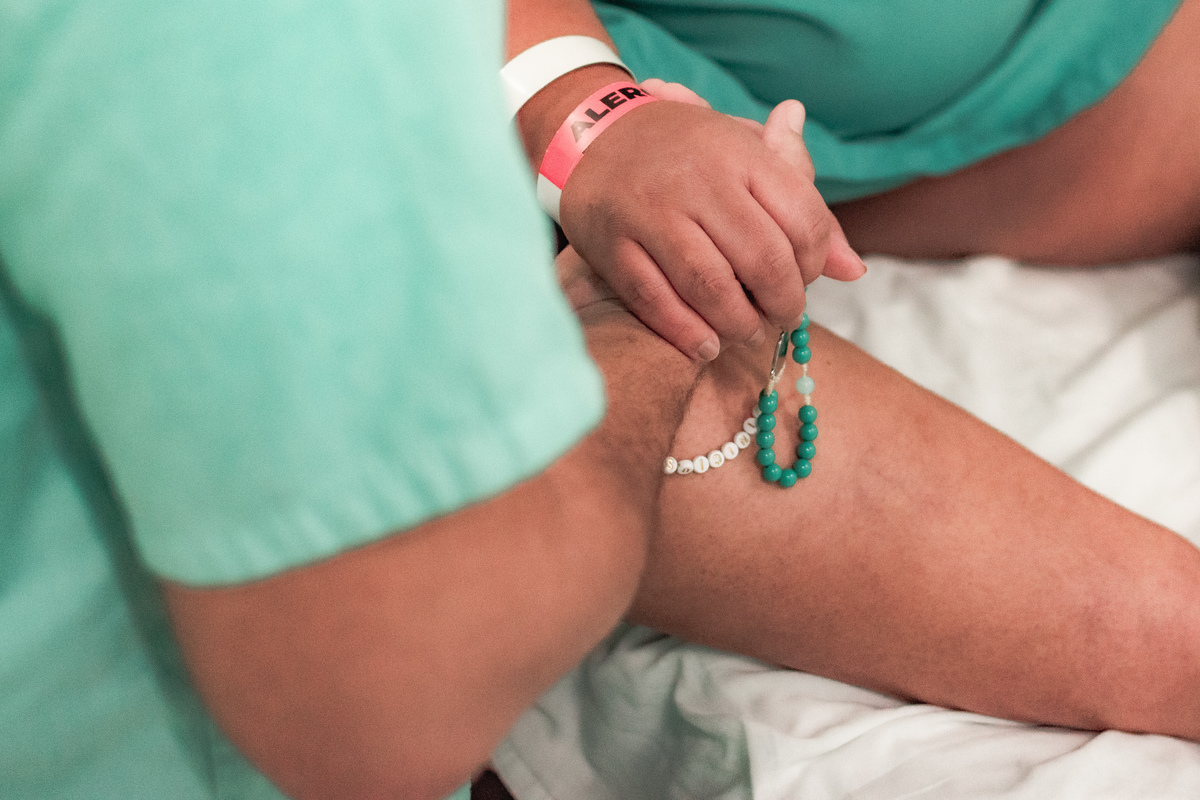 foto de parto em Natal por André Pontes - de mãos dadas