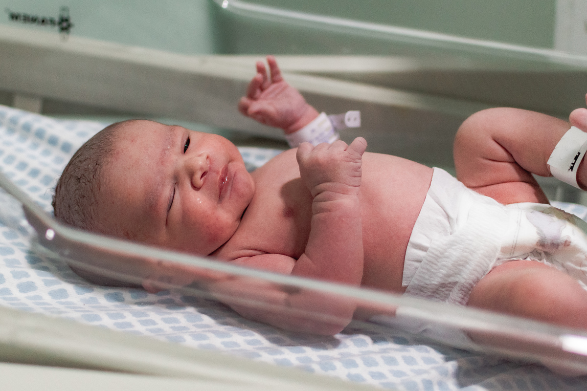 foto de parto em Natal por André Pontes - bebê recém nascido