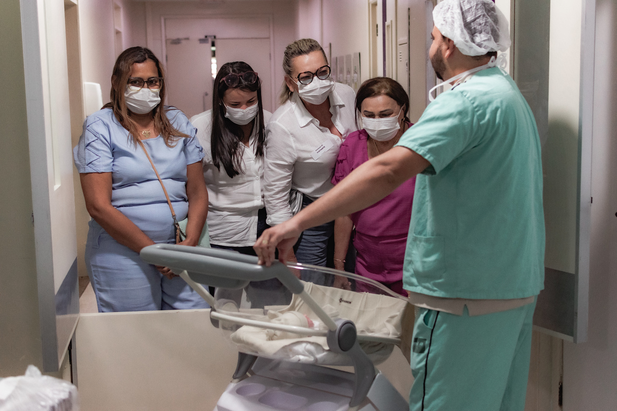 foto de parto em Natal por André Pontes - primeiro encontro com a família