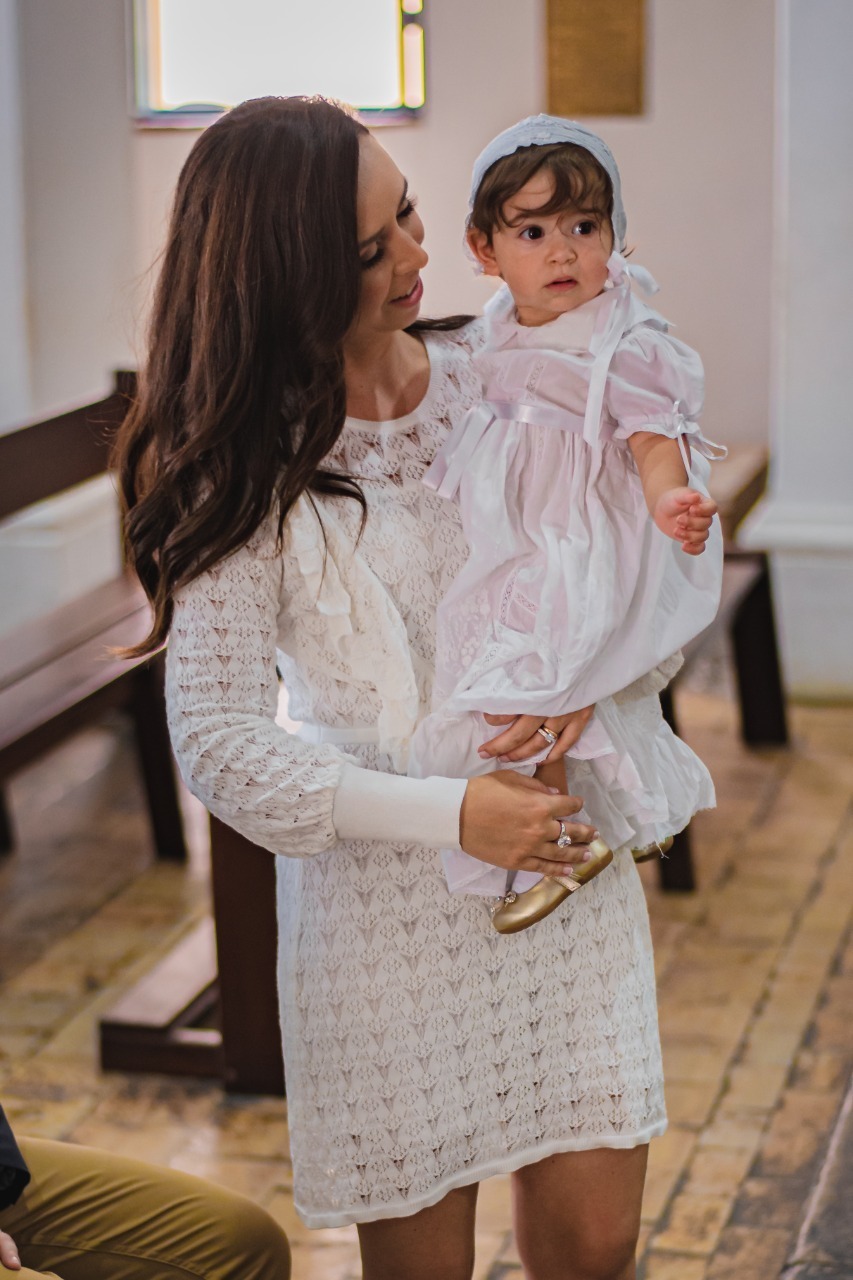 Posando com a mamãe antes do batismo