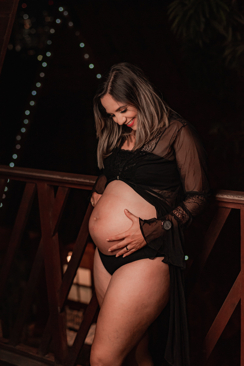 A mamãe gestante já ama seu filho dentro do ventre.