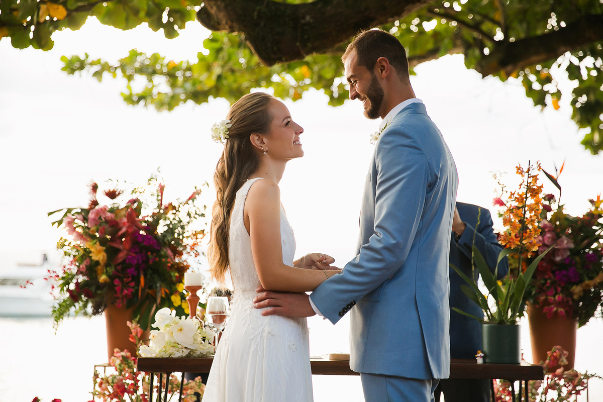 Photolima Fotografia, Casamento Vila Salga ilhabela, fotografo de casamento em ilhabela, fotos de casamento ilhabela, espaço para casamento ilhabela, decoração de casamento, vestido de noiva, bride 