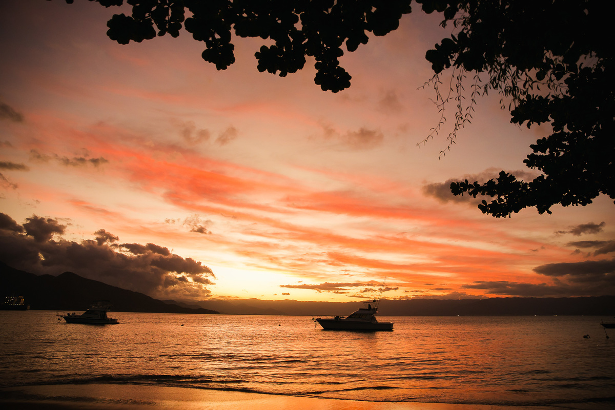 Photolima Fotografia, Casamento Vila Salga ilhabela, fotografo de casamento em ilhabela, fotos de casamento ilhabela, espaço para casamento ilhabela, decoração de casamento, vestido de noiva, bride 
