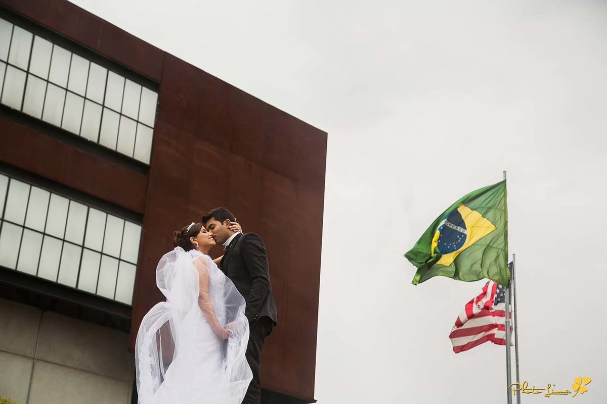 Photolima fotografia de casamento de mogi das cruzes, fotografos, wedding, rodrigo bittencourt, sergio lima, trash the dress na estrada, pós casamento, posto graal, vestido de noiva, ensaio com camaro amarelo, blog de noiva, dicas de ensaio criativo