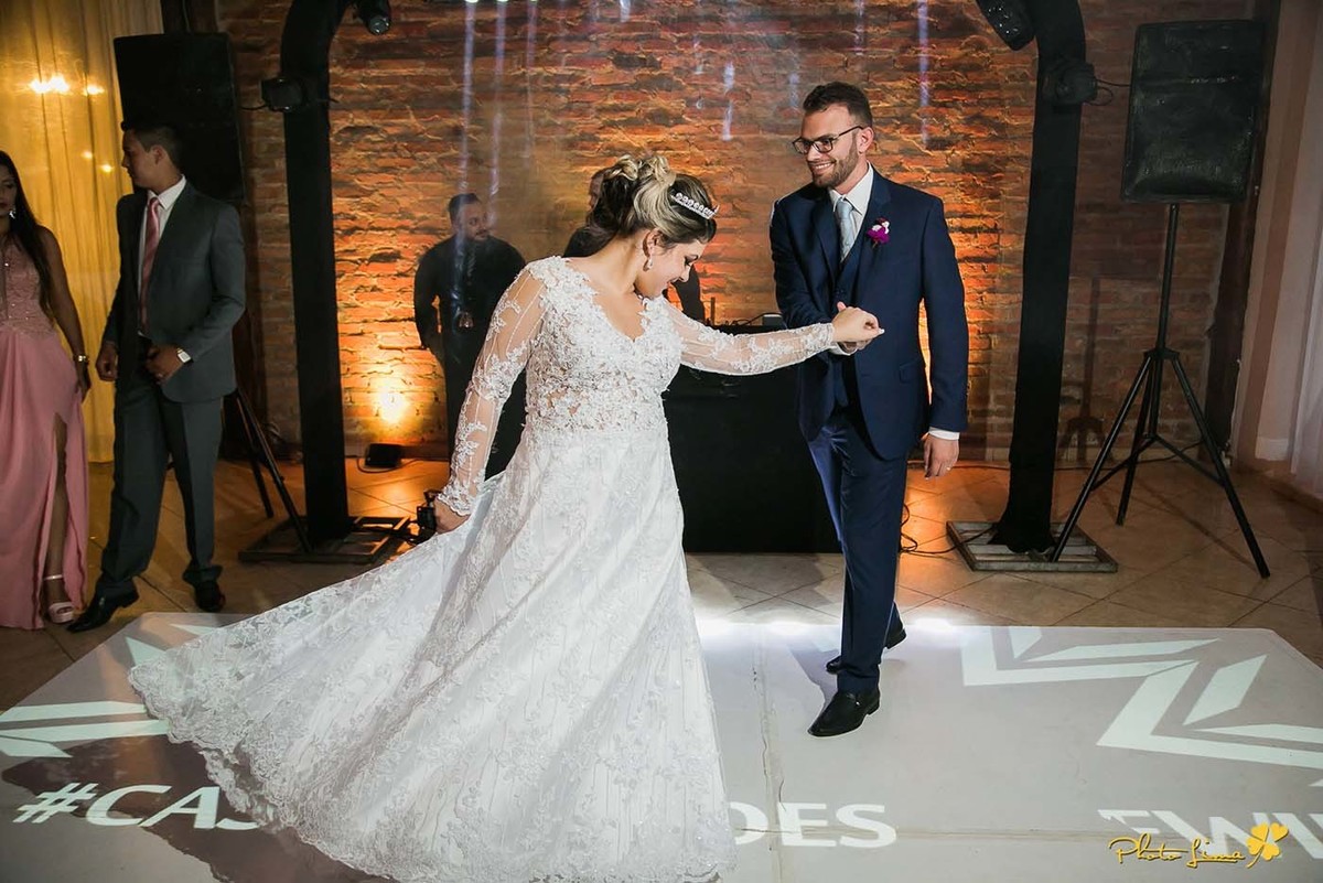 Casarão La Villla, Photolima fotografos de casamento de Mogi das Cruzes, Rodrigo Bittencourt Fotografo, Sergio Lima Fotografo, lapis de noiva, zankyou, blog de casamento, risadas,noiva e o noivo, felizes, festa de casamento, dança dos noivos, noivos dança