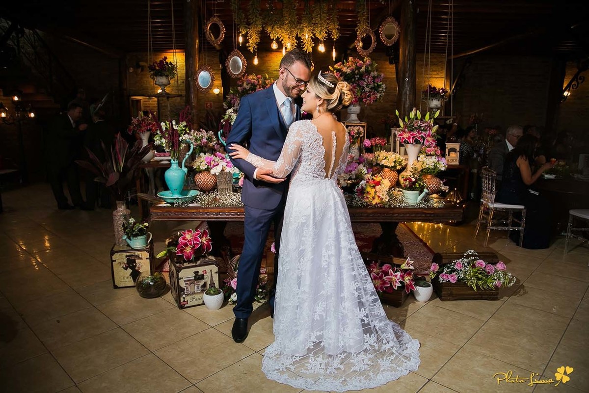 Casarão La Villla, Photolima fotografos de casamento de Mogi das Cruzes, Rodrigo Bittencourt Fotografo, Sergio Lima Fotografo, lapis de noiva, zankyou, blog de casamento, risadas,noiva e o noivo, felizes, festa de casamento, mesa do bolo