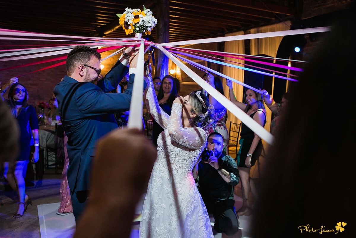 Casarão La Villla, Photolima fotografos de casamento de Mogi das Cruzes, Rodrigo Bittencourt Fotografo, Sergio Lima Fotografo, lapis de noiva, zankyou, blog de casamento, risadas,noiva e o noivo, felizes, festa de casamento, bouquet da noiva