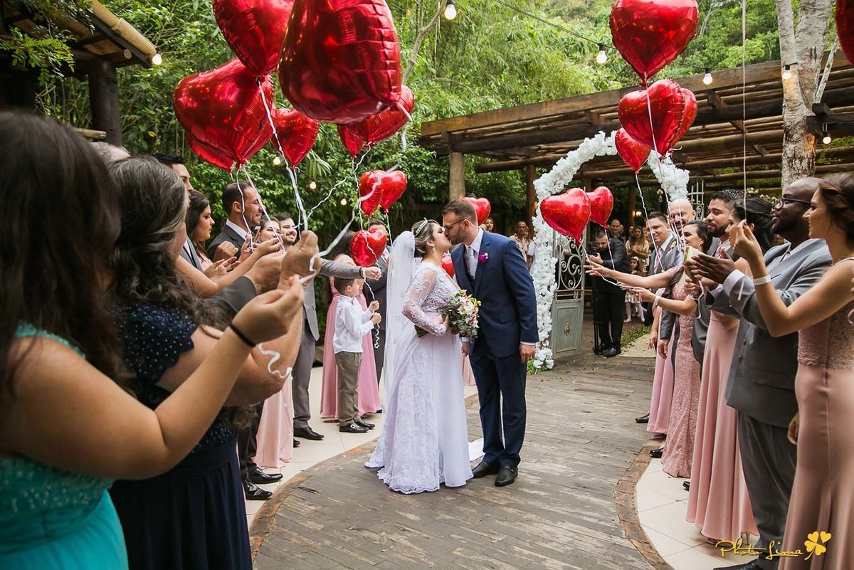 Casarão La Villla, Photolima fotografos de casamento de Mogi das Cruzes, Rodrigo Bittencourt Fotografo, Sergio Lima Fotografo, cerimonia, lapis de noiva, zankyou, blog de casamento, risadas,noiva e o noivo, felizes, saida dos noivos, balão de coração