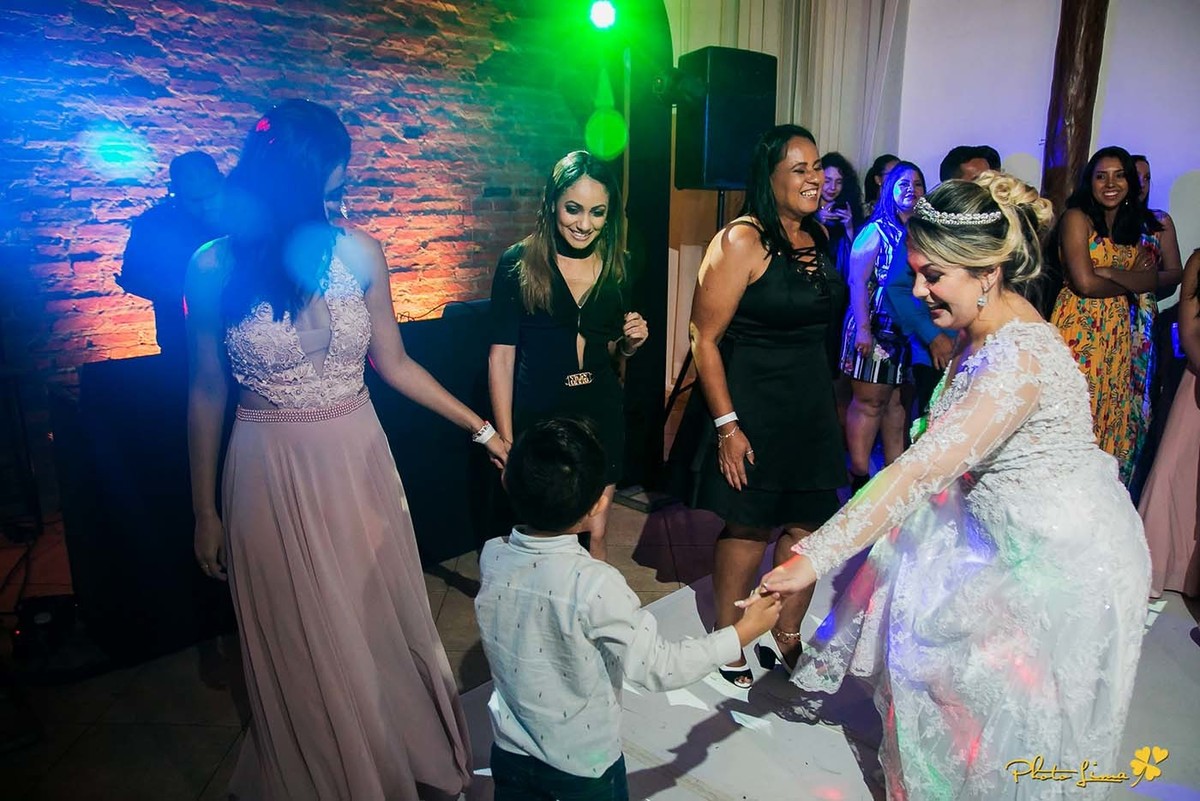 Casarão La Villla, Photolima fotografos de casamento de Mogi das Cruzes, Rodrigo Bittencourt Fotografo, Sergio Lima Fotografo, lapis de noiva, zankyou, blog de casamento, risadas,noiva e o noivo, felizes, festa de casamento, dança dos noivos, noivos dança