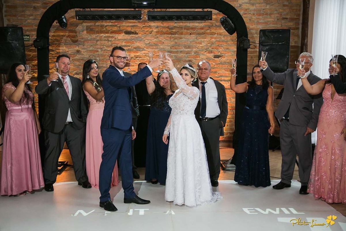 Casarão La Villla, Photolima fotografos de casamento de Mogi das Cruzes, Rodrigo Bittencourt Fotografo, Sergio Lima Fotografo, lapis de noiva, zankyou, blog de casamento, risadas,noiva e o noivo, felizes, festa de casamento, comprimentos