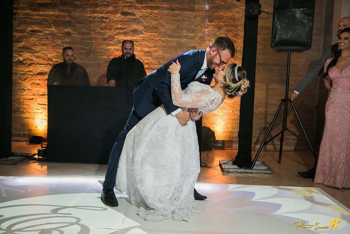 Casarão La Villla, Photolima fotografos de casamento de Mogi das Cruzes, Rodrigo Bittencourt Fotografo, Sergio Lima Fotografo, lapis de noiva, zankyou, blog de casamento, risadas,noiva e o noivo, felizes, festa de casamento, dança dos noivos, noivos dança