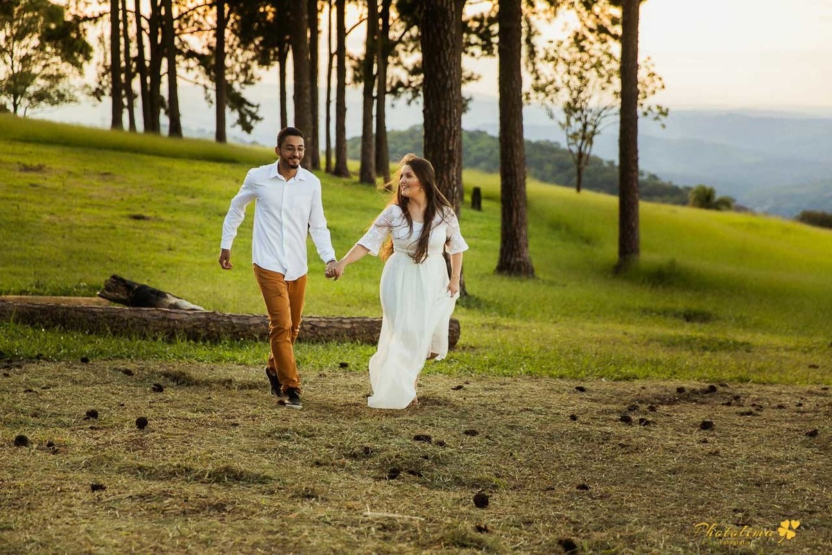 Photolima Fotografia de casamentos, ensaio de pre wedding no pico do olho d'agua, pico do olho da agua, pico em mairiporã, ensaio na montanha, fotos de casal no pico do olho d'água, fotos no pôr-do-sol, fotos de casal sorrindo, fotos no campo