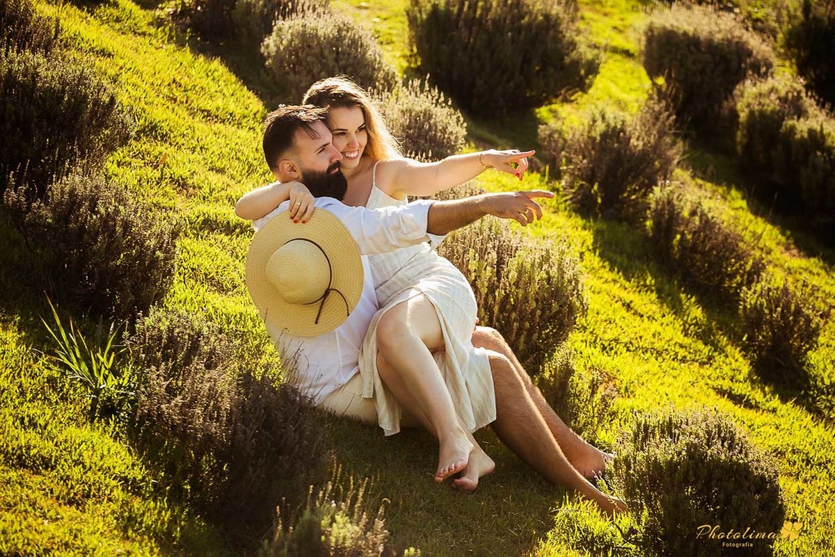 Fotografos de casamento, moára café cunha sp, Photolima fotografia, pré wedding, pré casamento, lavandario de cunha, fotos de casal no lavandário, fotos ensaio de casal no lavandario em cunha, lavandario por do sol, ensaio de casal