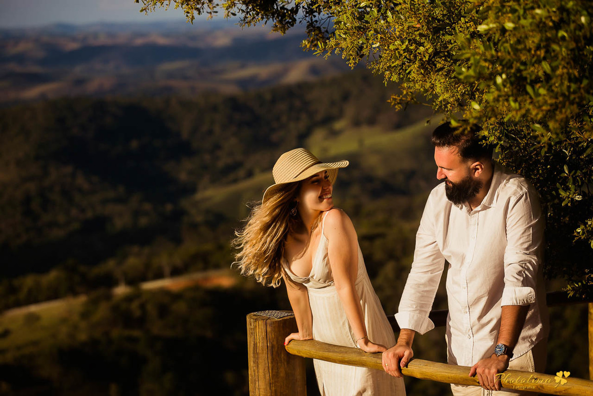 Fotografos de casamento, moára café cunha sp, Photolima fotografia, pré wedding, pré casamento, lavandario de cunha, fotos de casal no lavandário, fotos ensaio de casal no lavandario em cunha, lavandario por do sol, ensaio de casal