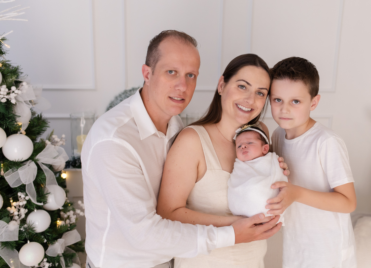 ensaio newborn de bebê recém nascida em estúdio de bento 