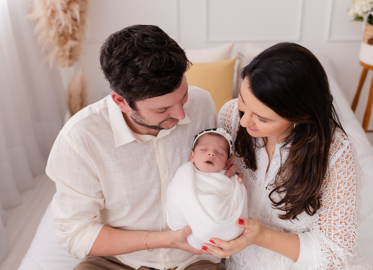 ensaio newborn em estúdio recém nascida em bento gonçalves ana