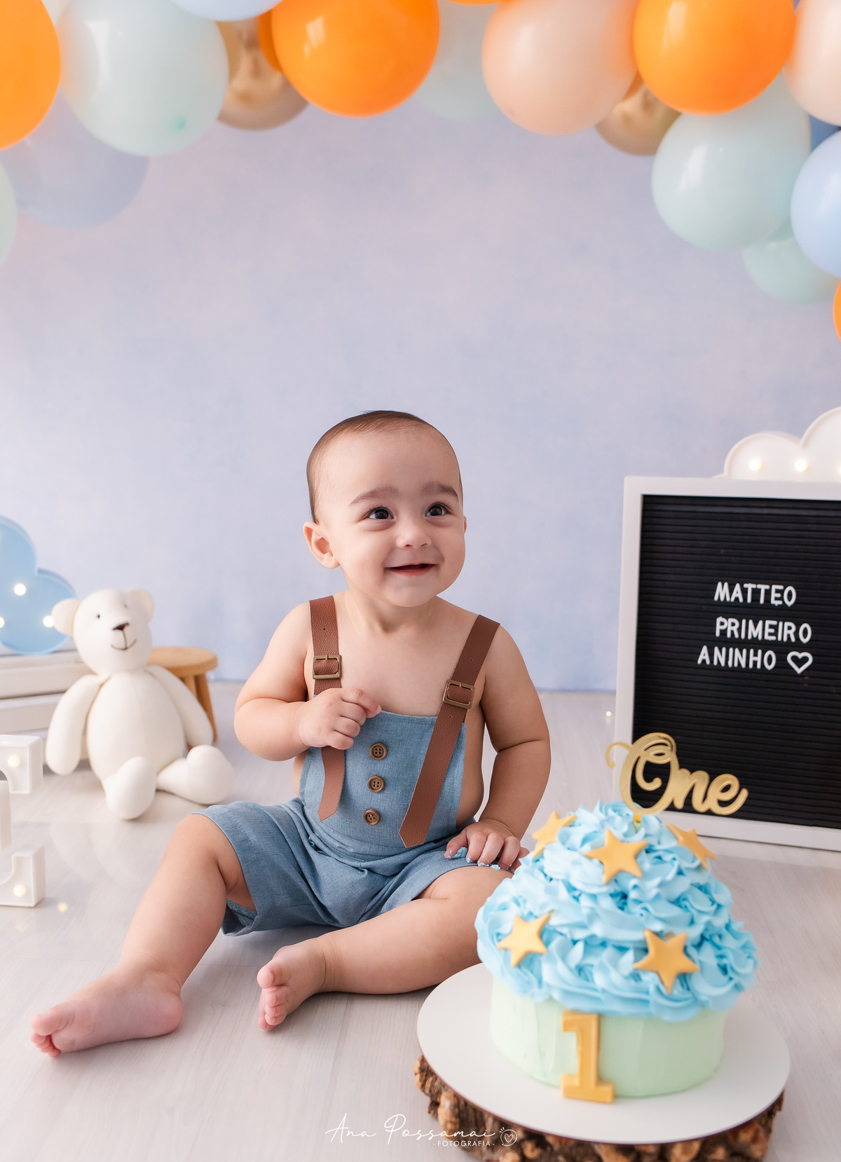 ensaio smash the cake ensaio de um ano do bebê com balões e bolo em bento gonçalves por ana possamai fotografia 