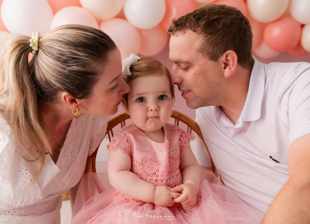 ensaio smash the cake ensaio de um ano do bebê com balões e bolo em bento gonçalves por ana possamai fotografia 