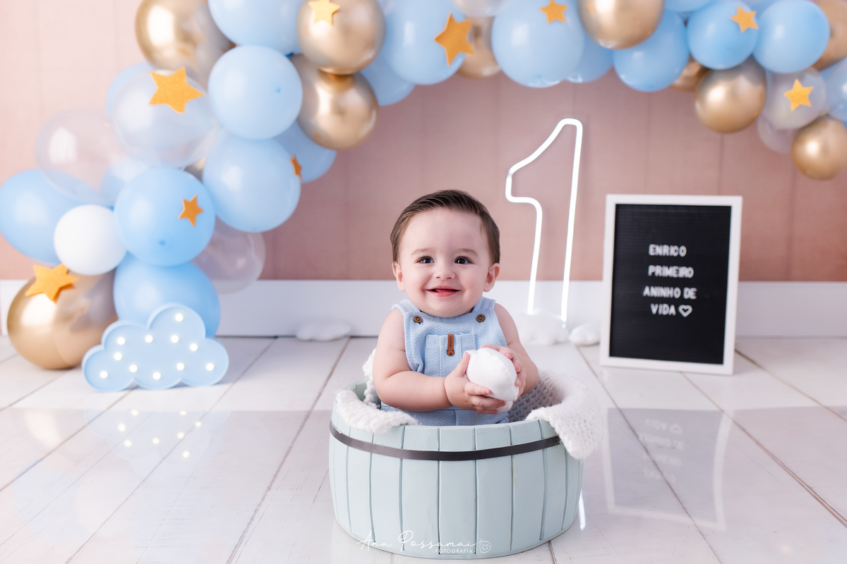 ensaio smash the cake ensaio de um ano do bebê com balões e bolo em bento gonçalves por ana possamai fotografia 