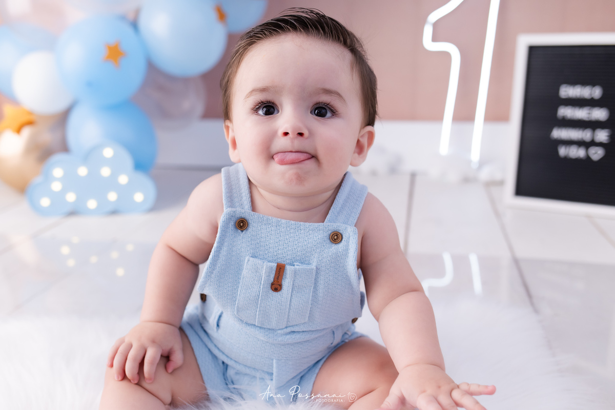 ensaio smash the cake ensaio de um ano do bebê com balões e bolo em bento gonçalves por ana possamai fotografia 