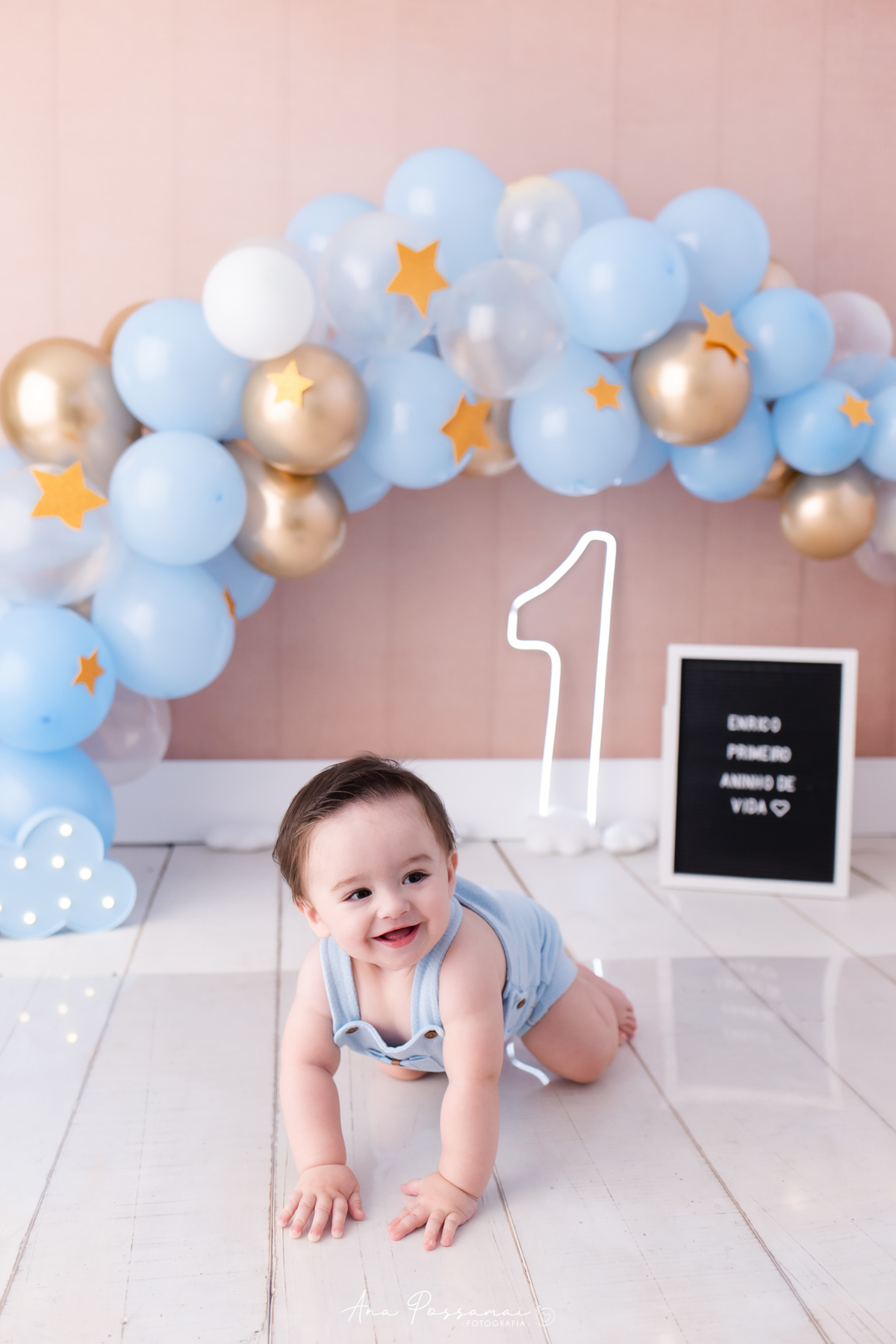 ensaio smash the cake ensaio de um ano do bebê com balões e bolo em bento gonçalves por ana possamai fotografia 