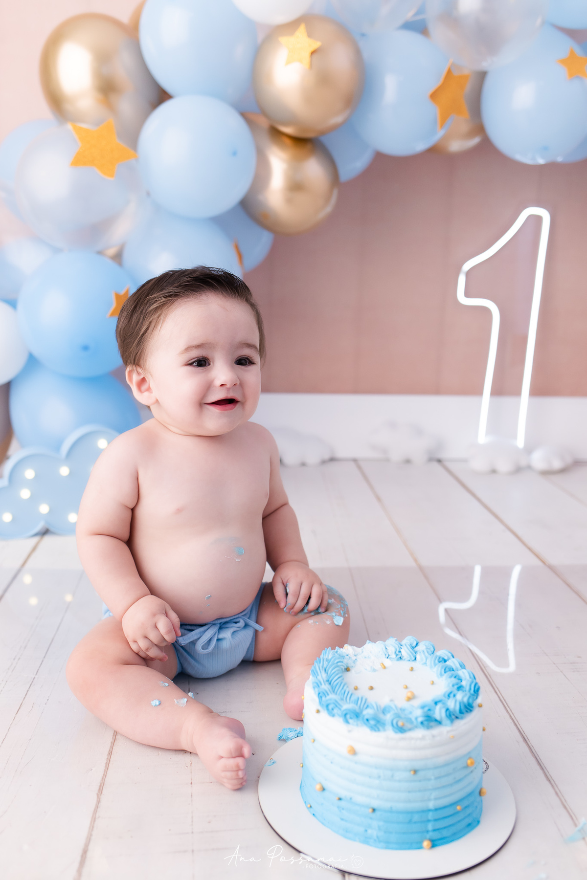 ensaio smash the cake ensaio de um ano do bebê com balões e bolo em bento gonçalves por ana possamai fotografia 