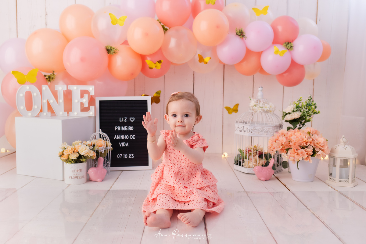 ensaio smash the cake ensaio de um ano do bebê com balões e bolo em bento gonçalves por ana possamai fotografia 