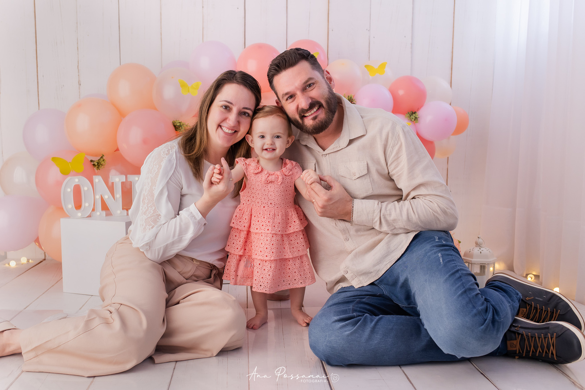 ensaio smash the cake ensaio de um ano do bebê com balões e bolo em bento gonçalves por ana possamai fotografia 