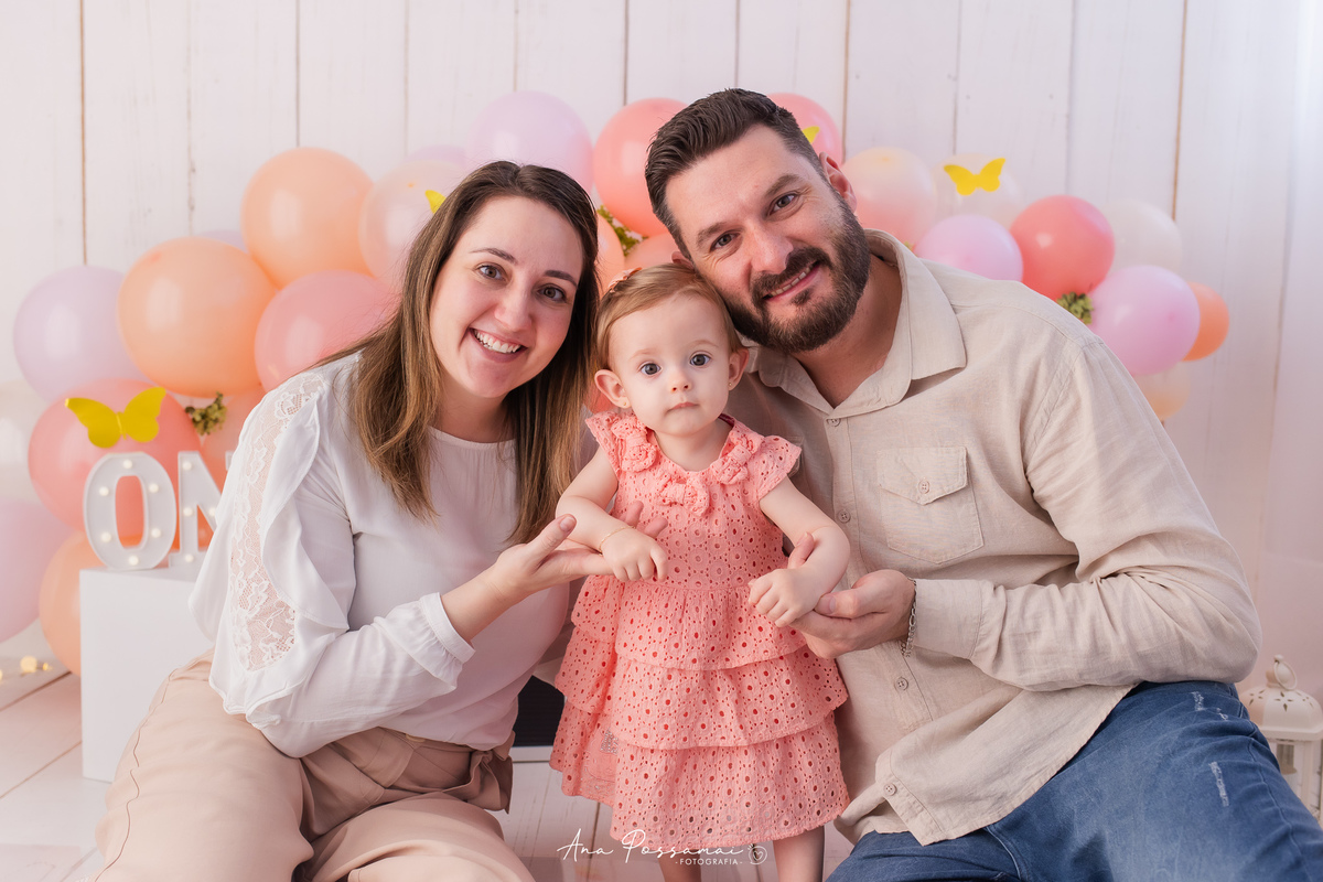 ensaio smash the cake ensaio de um ano do bebê com balões e bolo em bento gonçalves por ana possamai fotografia 