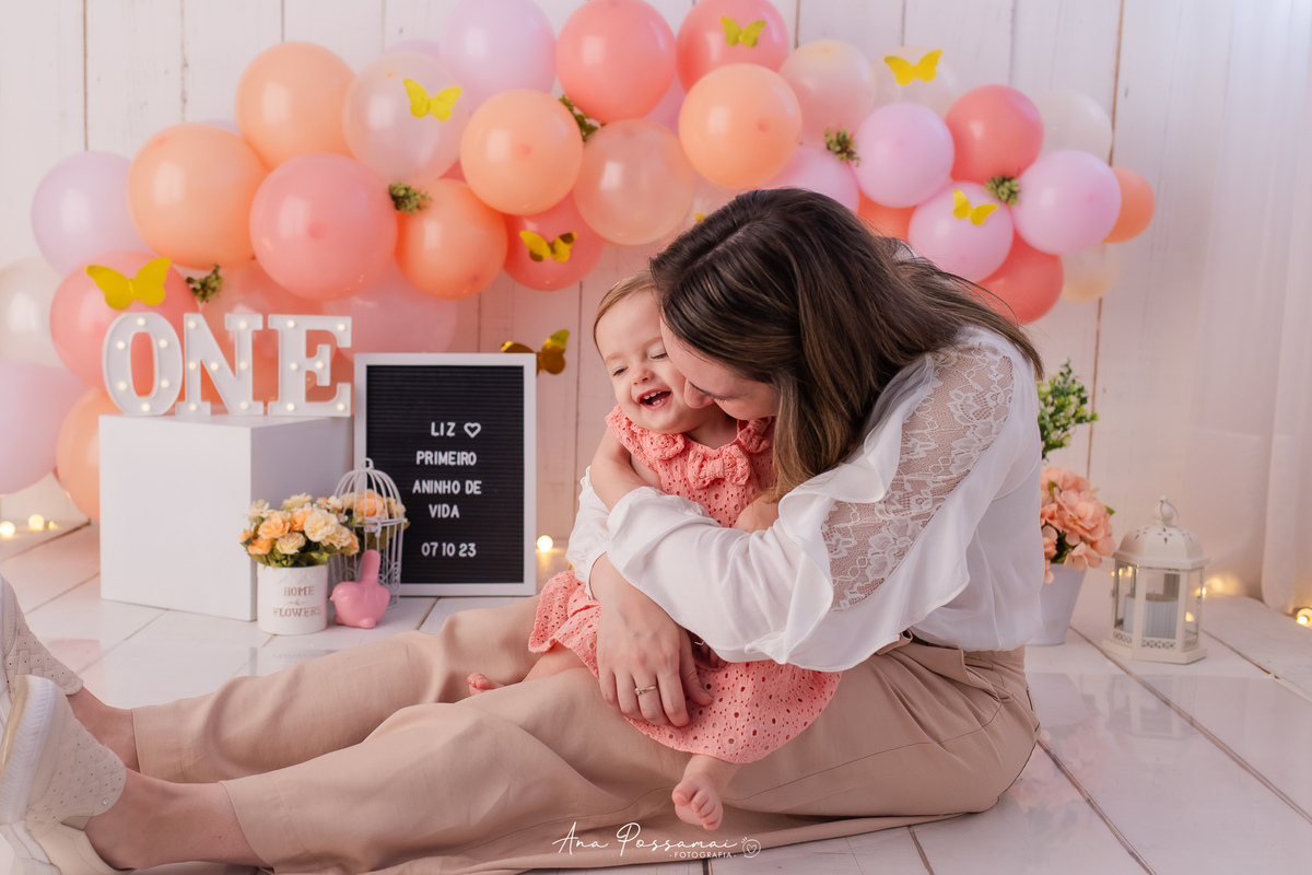 ensaio smash the cake ensaio de um ano do bebê com balões e bolo em bento gonçalves por ana possamai fotografia 