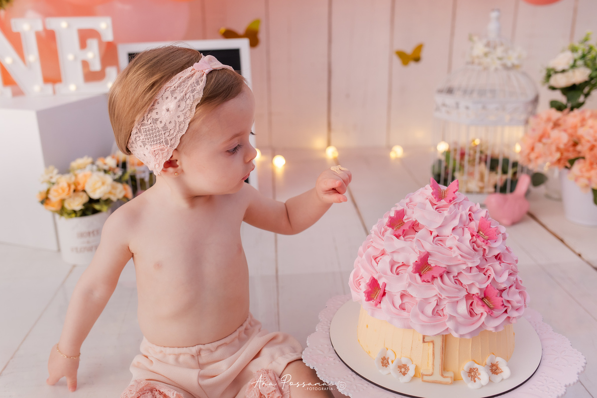 ensaio smash the cake ensaio de um ano do bebê com balões e bolo em bento gonçalves por ana possamai fotografia 